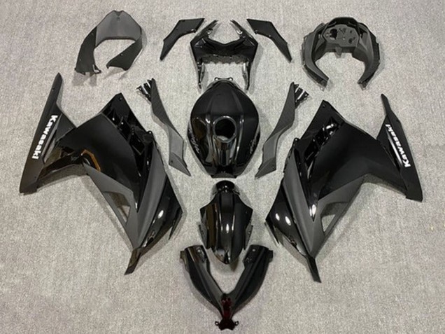 Kawasaki EX300 Motorrad Verkleidung 2013-2024 - Glanzendes Schwarz Matt Schwarz